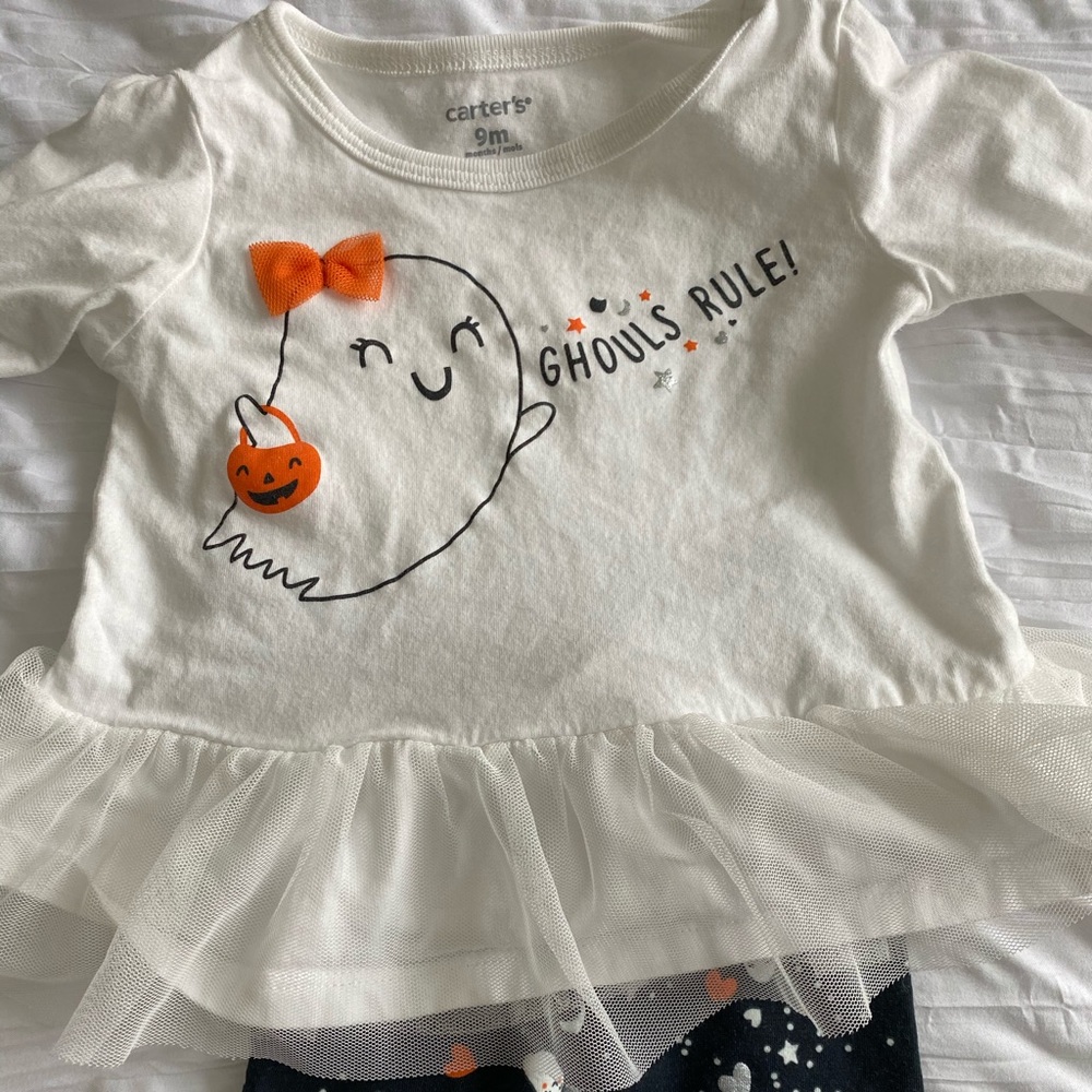 Baby set and 2 pair of socks